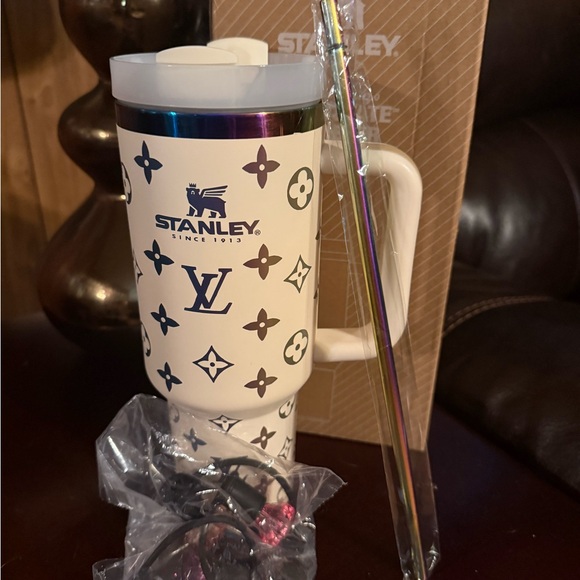 Authentic Stanley Designer Collaboration Tumbler (Louis Vuitton design) NIB - Picture 8 of 15